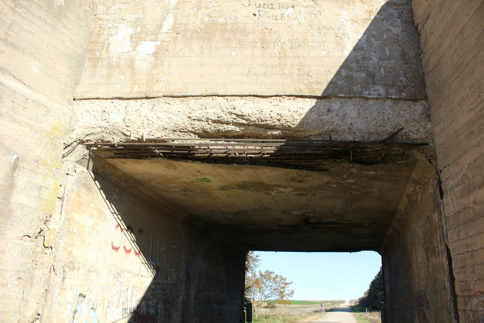 Spalling on south face